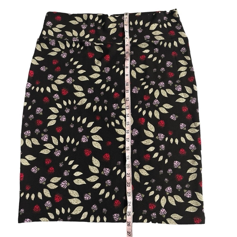 NWT LULAROE CASSIE Pencil Skirt Size 2XL Black Floral Leaf Stretch Knee - Picture 5 of 7